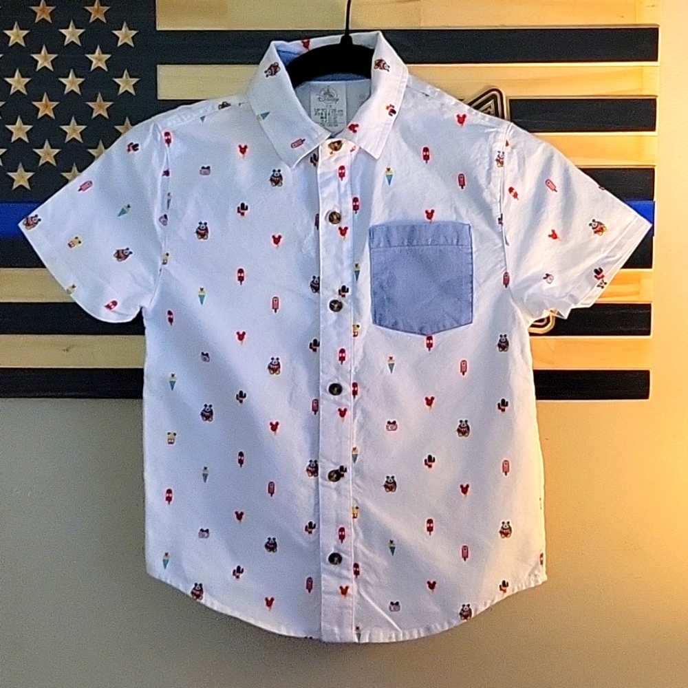 DisneyMickey print shirt